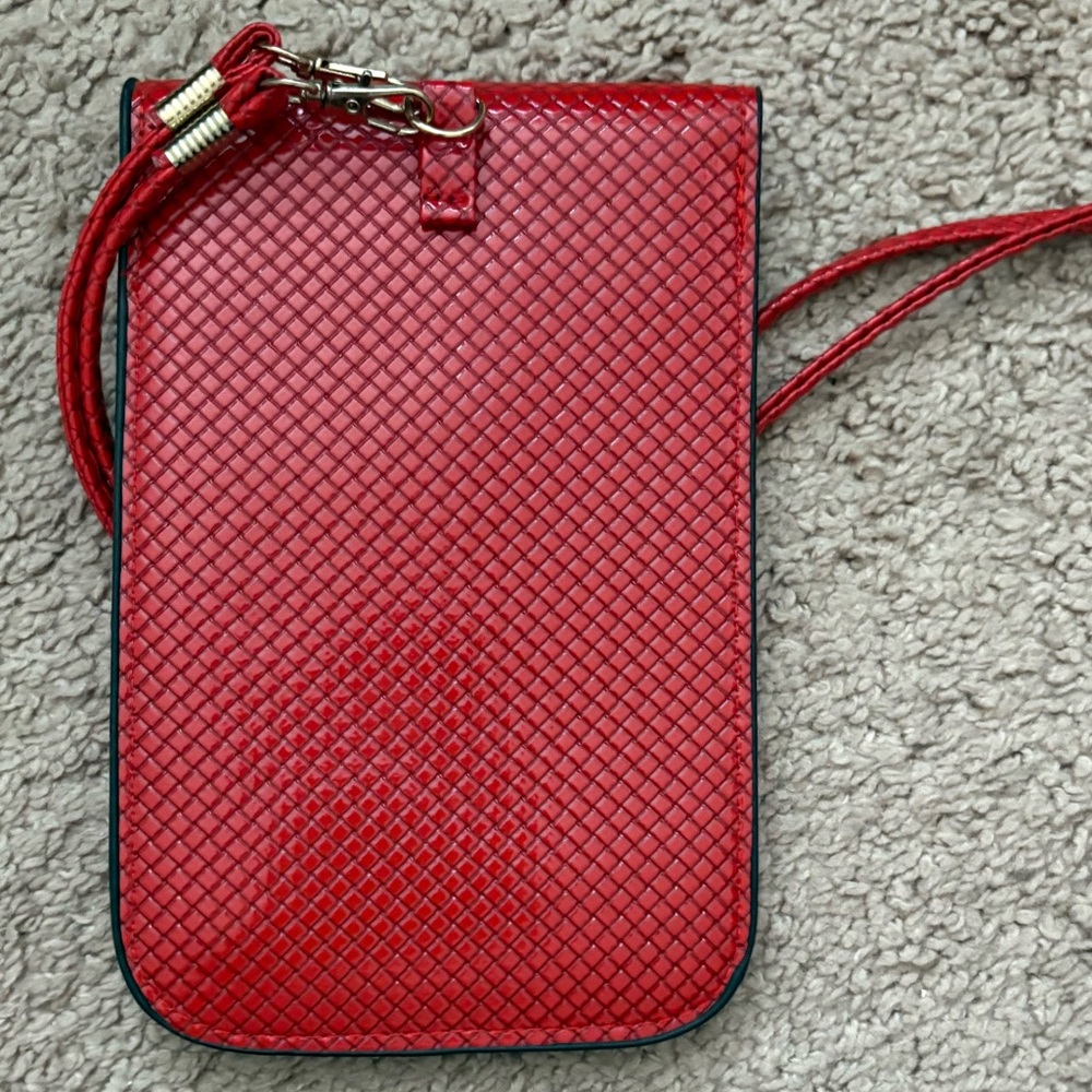 Red Textured Crossbody Phone Pouch - Picture 2 of 3